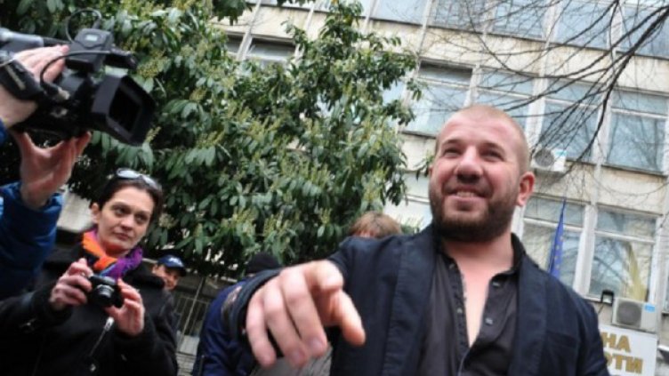 "Ловецът на бежанци" Динко пак се прояви, отново в ареста