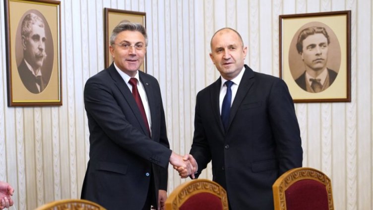 Карадайъ към Радев: Явно трябва ДПС да е във властта, за да влезем в Шенген и еврозоната