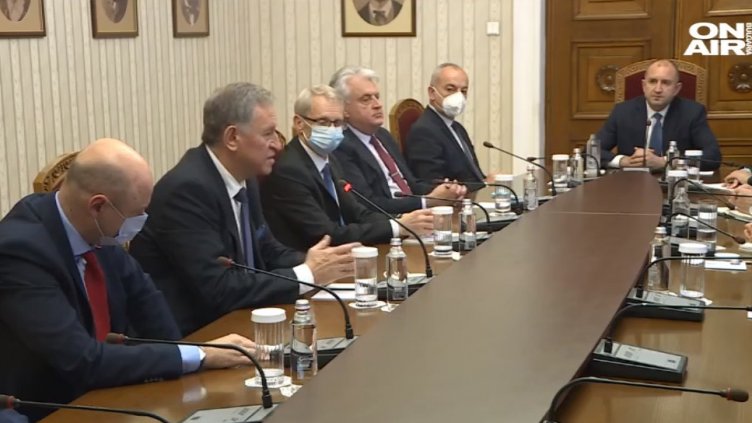 Между болестта и ваксината: Ще има ли доза за тези с рядка диагноза?