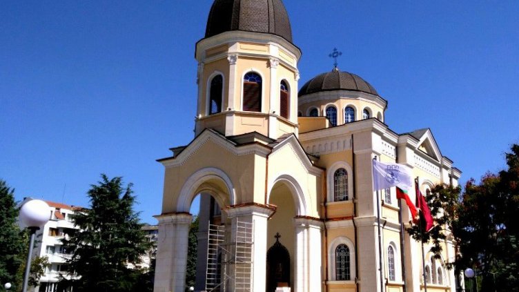 Новопостроеният храм "Всех Святих" в Русе отвори официално врати