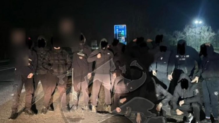 Феновете на "Берое" се "похвалиха": Чакали да бият поддръжниците на Черно море 