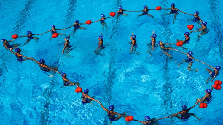 Воден флашмоб в подкрепа на донорството и трансплантациите организираха във Варна