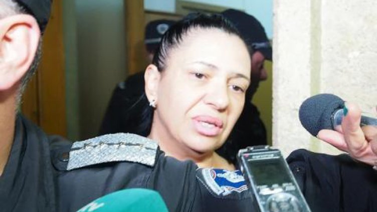 Анита Мейзер дели килия с лесбийка–убийца