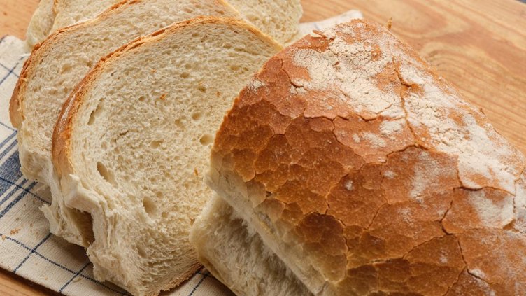 До 4 лева удря цената на хляба. А властта се чуди и мае за ДДС-то