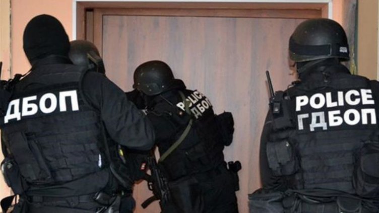 Арестуваха двама варненци, задигнали 38 кг. златни кюлчета от белгиец