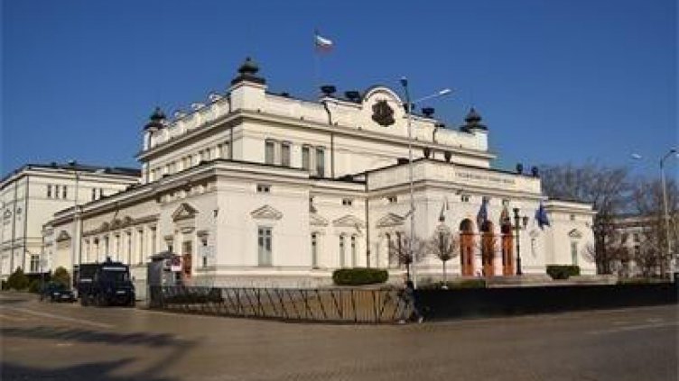 Мораториумът на БСП за нови частни болници удря на камък  