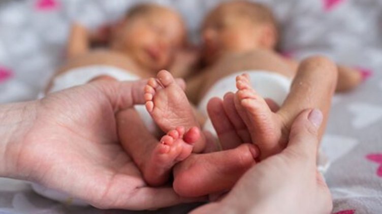Три двойки близнаци се родиха на Свети Валентин в пловдивска болница