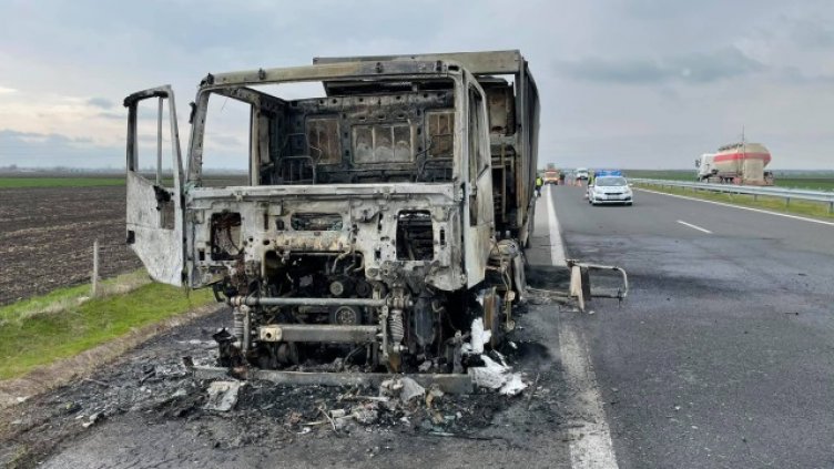 Камион изгоря на АМ "Тракия"