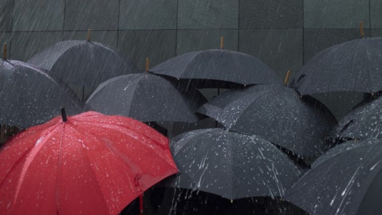 Очаква ни хладен и дъждовен петък