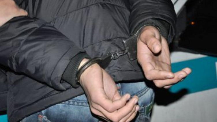 До 15 години затвор грозят наркозависим варненец, ограбил съседка