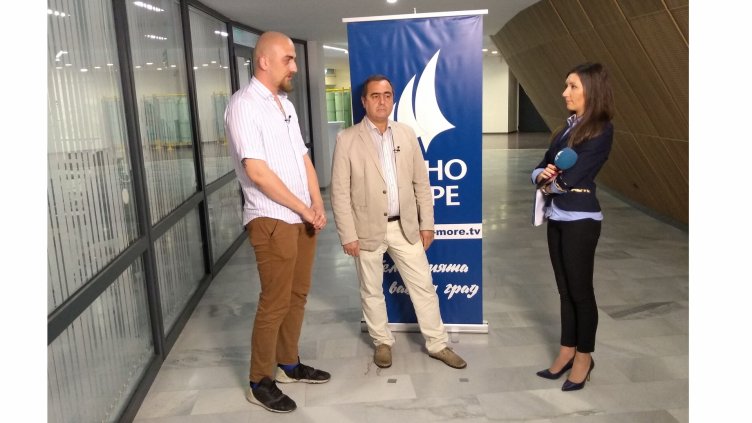 Сергей Петров, проф. Русев и Елена Кирова (от ляво на дясно).