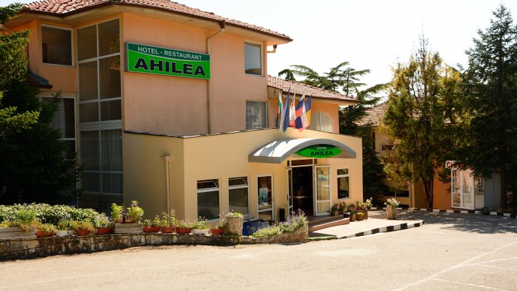 Обявяват процедура за отдаване под наем чрез търг с явно наддаване на хотел "Ахилея" 