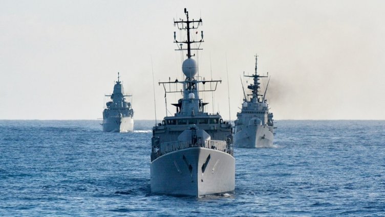 Кораби от състава на ВМС провеждат тактически учения на море