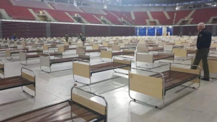 Полева болница вече беше подредена в "Арена Армеец" в столицата. Снимка Фейсбук