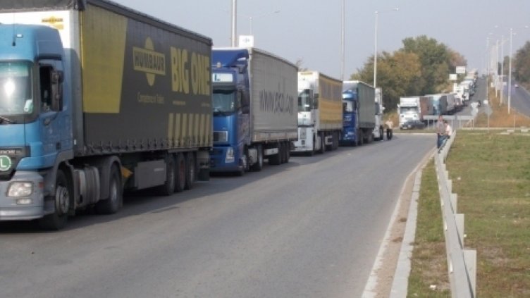 Голяма опашка от тирове на ГКПП „Кулата“