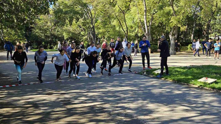 Над 50 студенти участваха в лекоатлетическия крос за „Купа 8 декември“