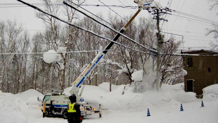Възстановиха електрозахранването на над 100 населени места в Североизточна България