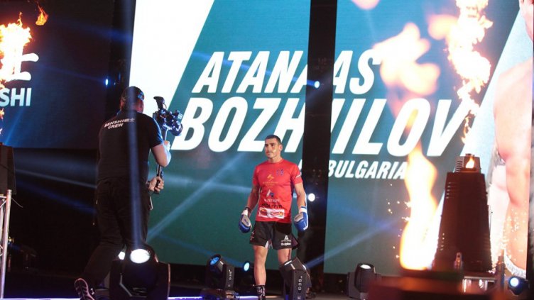 Капитанът на националния ни отбор по кикбокс Атанас Божилов срещу боец от Беларус на SENSHI