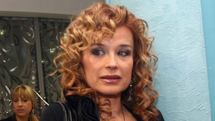 Оперираха Аня Пенчева по спешност