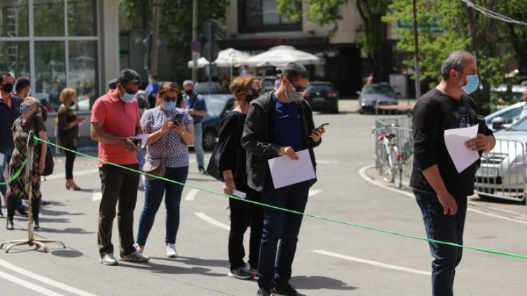 И на Великден: Опашки за ваксина