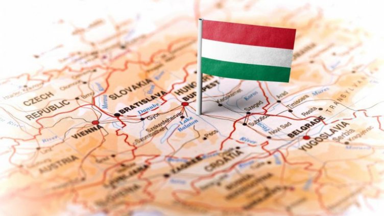 Унгария отвори границата си за български автобуси и автомобили