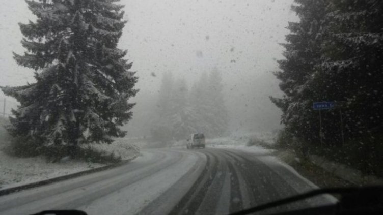 Затвориха Прохода на Републиката заради снеговалеж