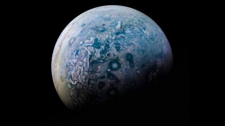 Сондата „Джуно“ установи точното количество вода в атмосферата на Юпитер