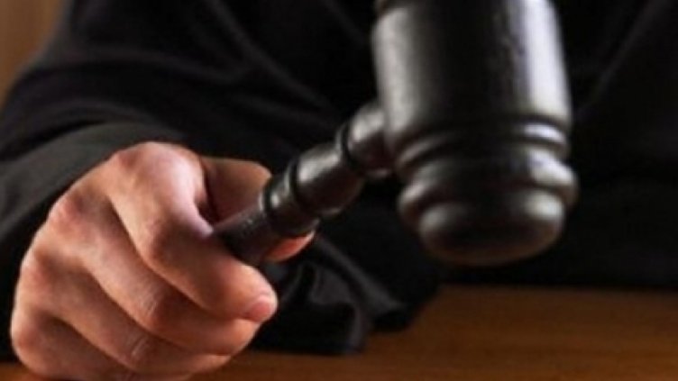 Шофьор осъди шефа си на 100 бона за тежко падане от камион