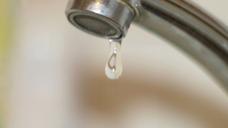 Кметът на Перник: Локализиран е много голям теч