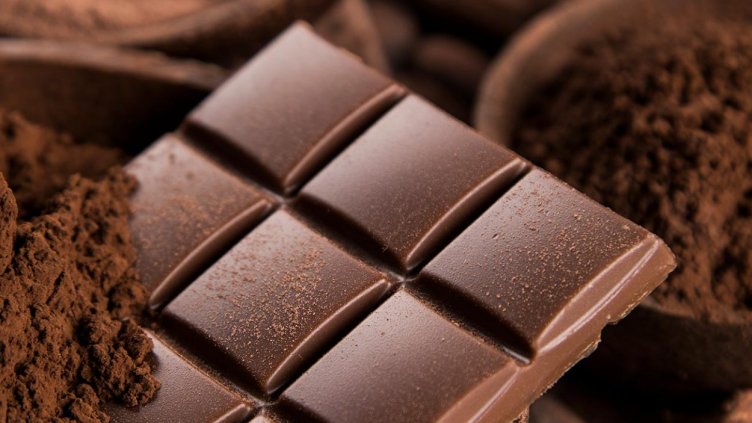 Рецидивист си взе без пари шоколадови изделия от супермаркет във Варна