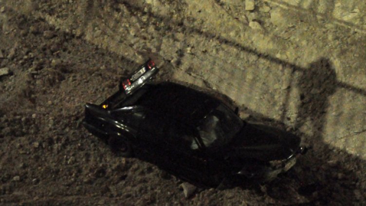 Подпийнал е бил шофьорът, излетял в изкопа на бул. „Владислав Варненчик“