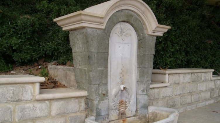 Минералната вода в три от обществените чешми във Варна е без видими отклонения