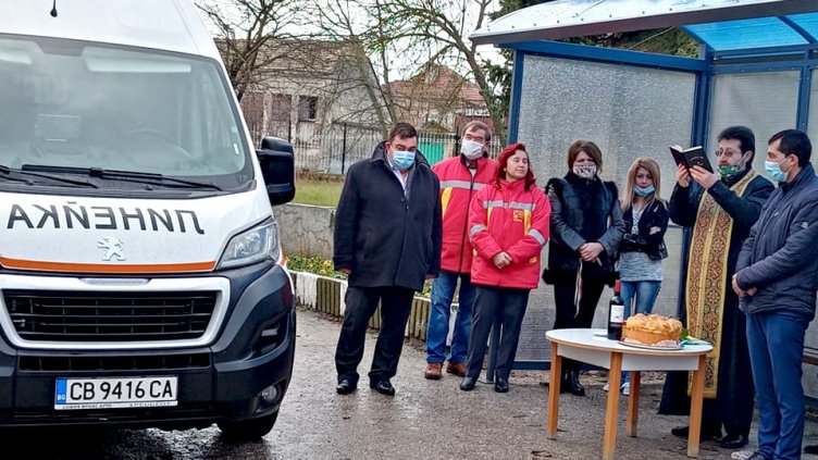 Вълчи дол се сдоби с нова линейка