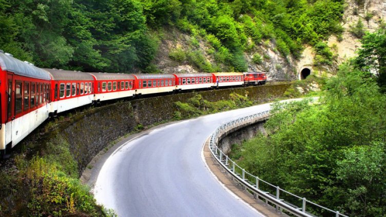 Маршрутът на родопската теснолинейка в топ 10 на най-добрите пътувания с влак в Европа