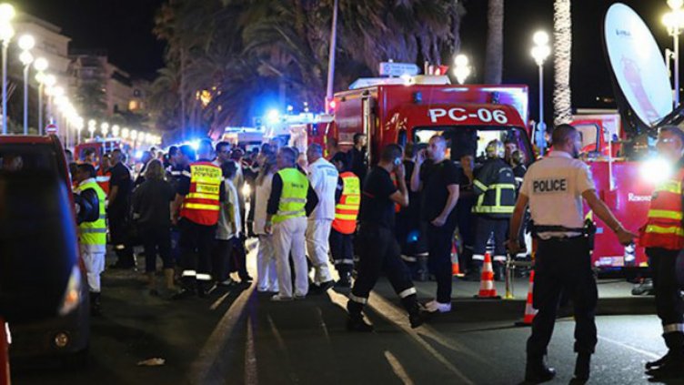 Не е ясна съдбата на двама българи след атентата в Ница