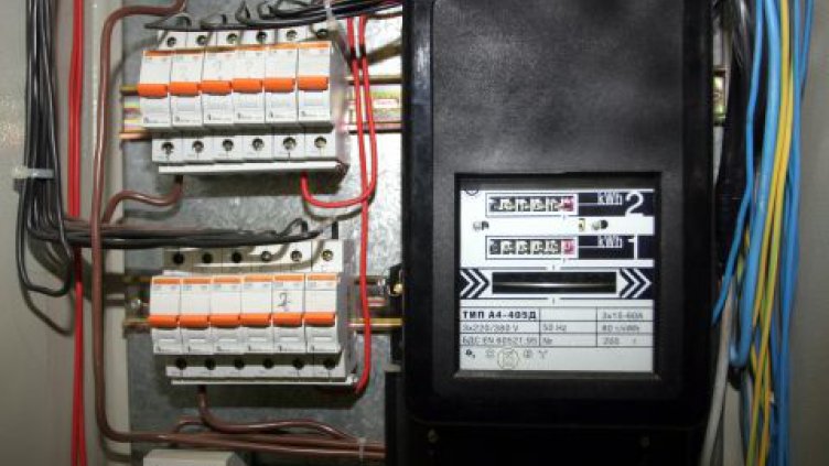 Без електромер пловдивчанка получи 110 лв. за ток