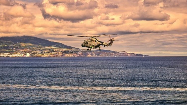 Моряк падна зад борда край Емине. Издирват го с вертолет