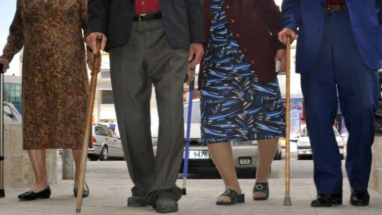 Пенсионери и КЗП на лов за нелоялни търговци