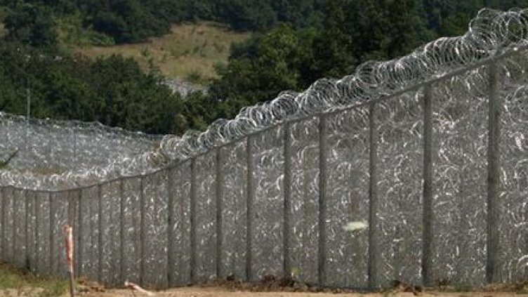 Довършват оградата с Турция без обществена поръчка