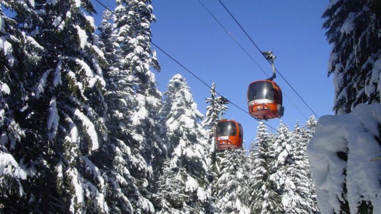 Детето, паднало от лифт на Боровец, ще бъде оперирано тази вечер в „Пирогов“