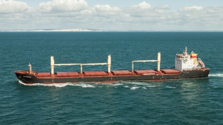 Моряците от кораба „Рожен“ първи посрещат новата 2023 година