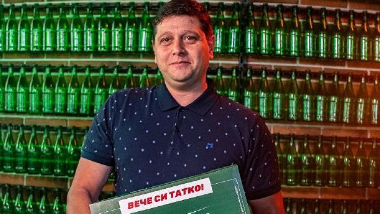 Всеки трети нов татко у нас взел безплатна бира през 2021 г.