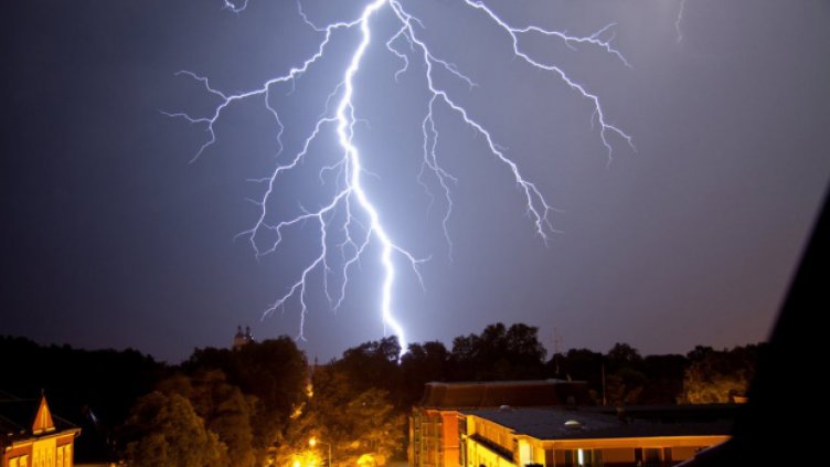 Жълт код за гръмотевични бури в Западна България