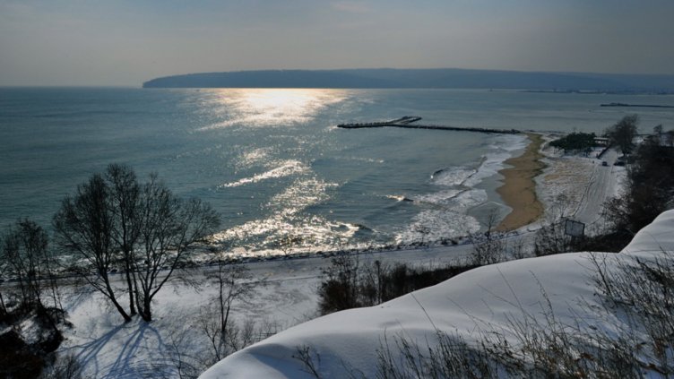 Облачно сутринта, слънчево следобяд
