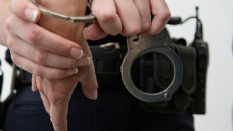 Оставиха в ареста издирвана с ЕЗА българка за трафик на хора