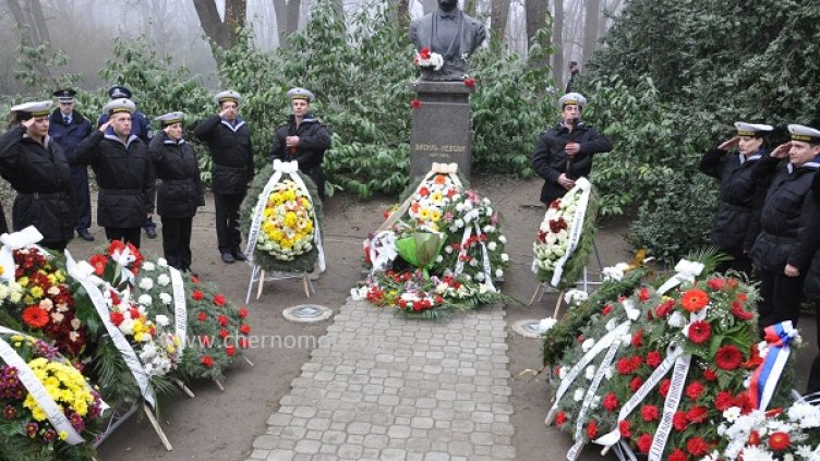 Варна почете паметта на Апостола (СНИМКИ)