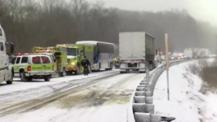 Верижна катастрофа с 60 коли и камиони в Пенсилвания