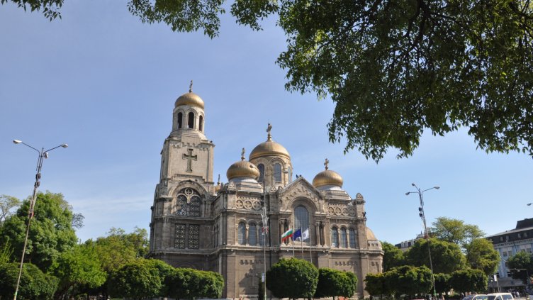 Слънце и облаци в сряда