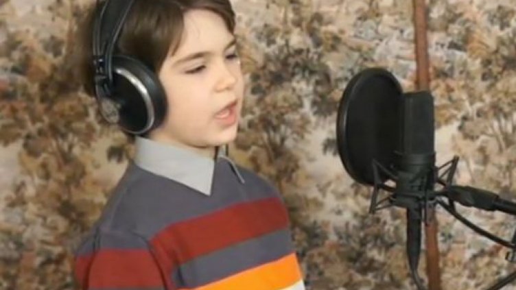 Българчето, разплакало с песен света за 3 март: Искам да живея в Трън!