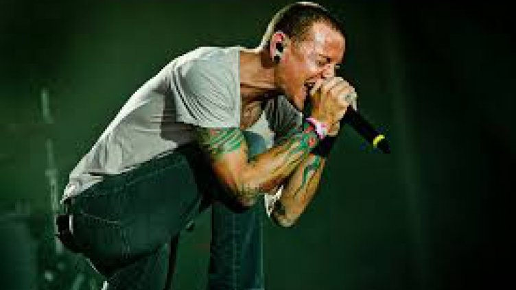 Почина вокалистът на Linkin Park